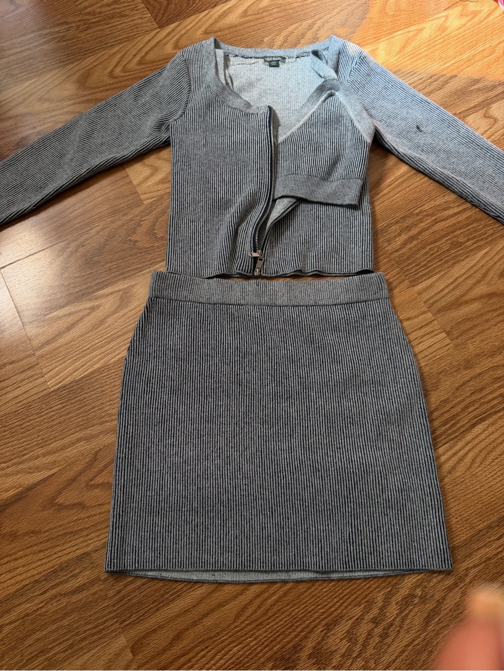 Billabong Gray Ribbed Mini Skirt - Knit Pencil Style